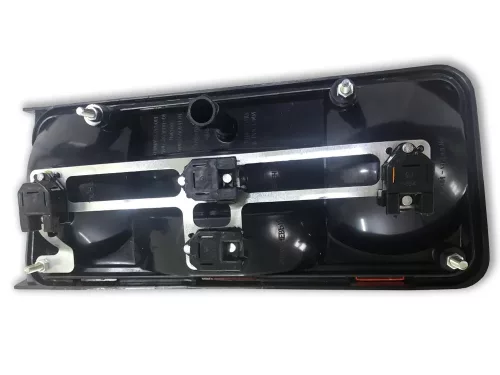 Bal hátsó lámpa – Lada 2106 és 2121 (Niva 1.6) modellekhez (2106-3716011)
