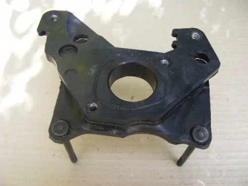 Karburátor talp Wartburg 1.3 és Trabant 1.1 modellekhez