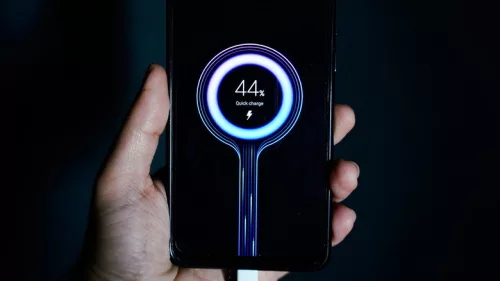 Autós töltő és voltmérő – USB és USB-C (PD) portokkal – Quick Charge 3.0 – 12-24V (M27)